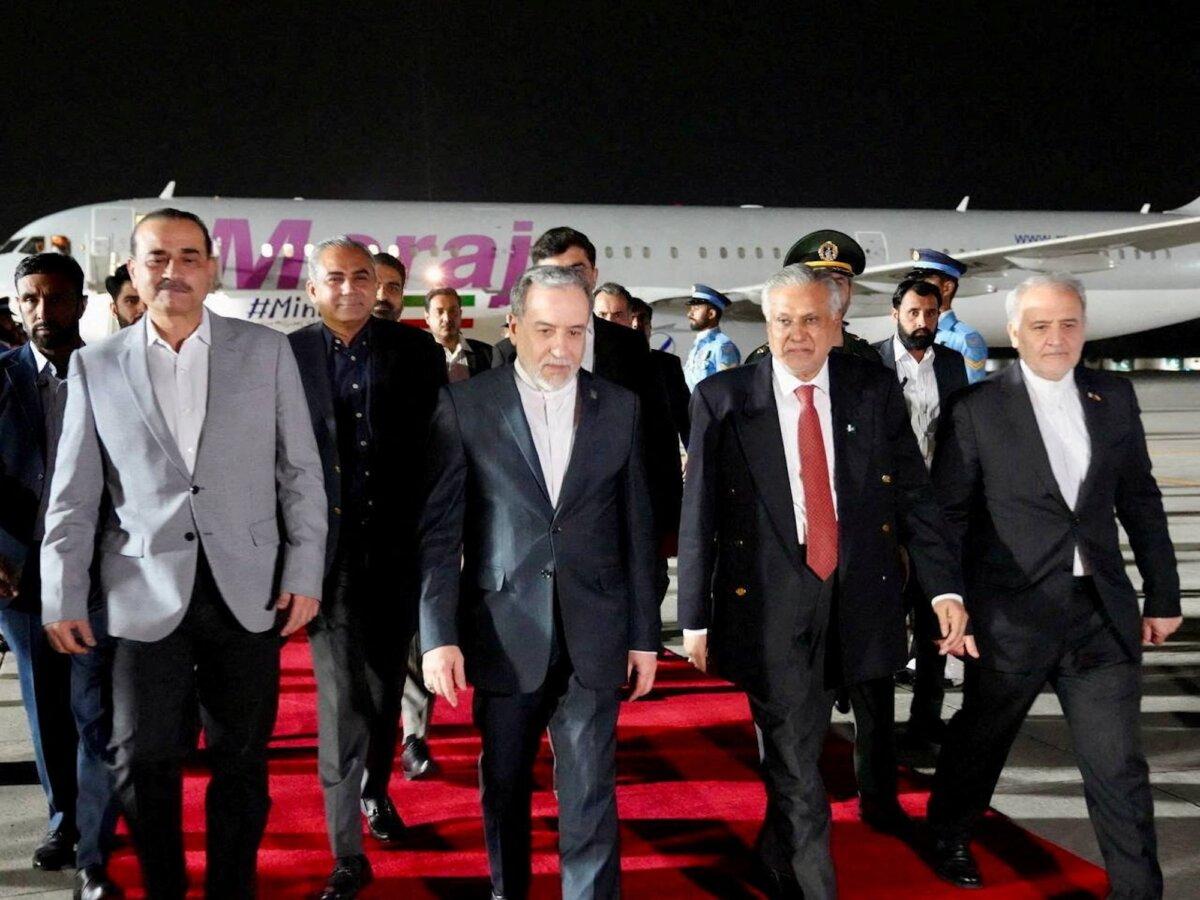 Pakistani Foreign Minister Ishaq Dar and Army Chief Asim Munir welcome Iranian Foreign Minister Abbas <span style="font-weight: 400;">Araghchi </span>in Rawalpindi, Pakistan, April 25, 2026. (Handout via Telegram/Reuters)