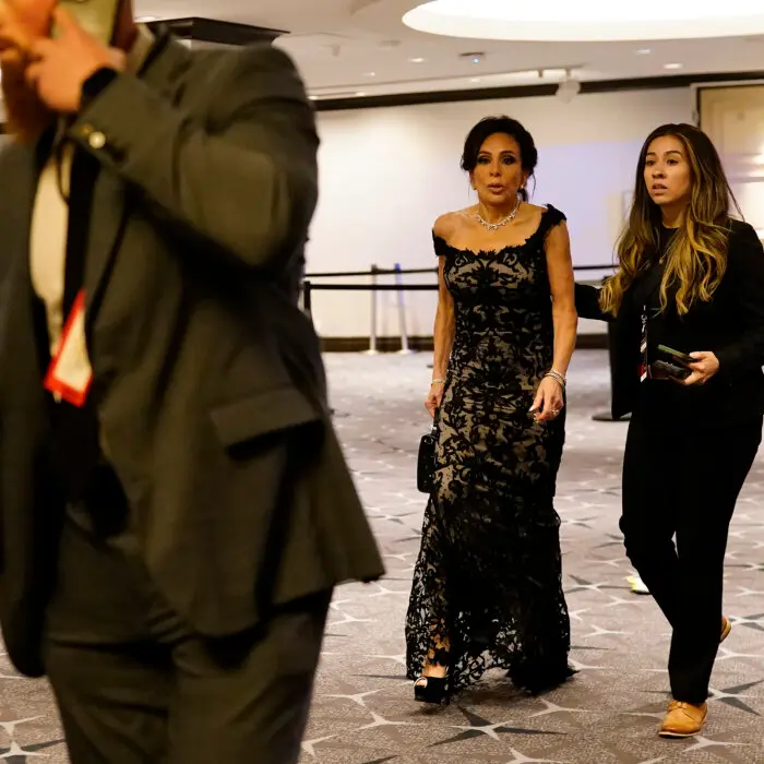Shots Fired at White House Correspondents’ Dinner, Trump Evacuated, Suspect Detained | USNN World News The Epoch Times