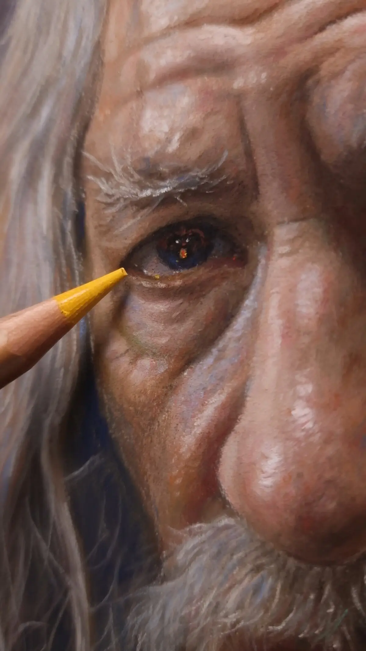 Master pastel painter Rubén Belloso Adorna adds the final touches to Gandalf. (Courtesy of Rubén Belloso Adorna)