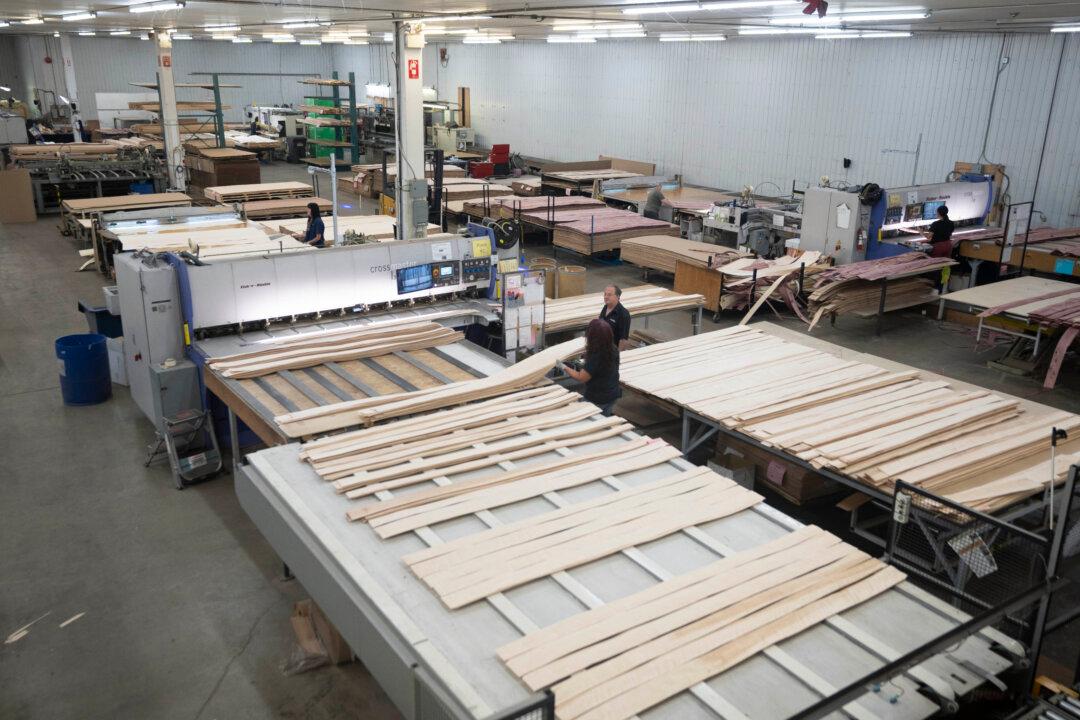 Canadian Manufacturers Call for Tariffs on Global Imports of Wood Products
