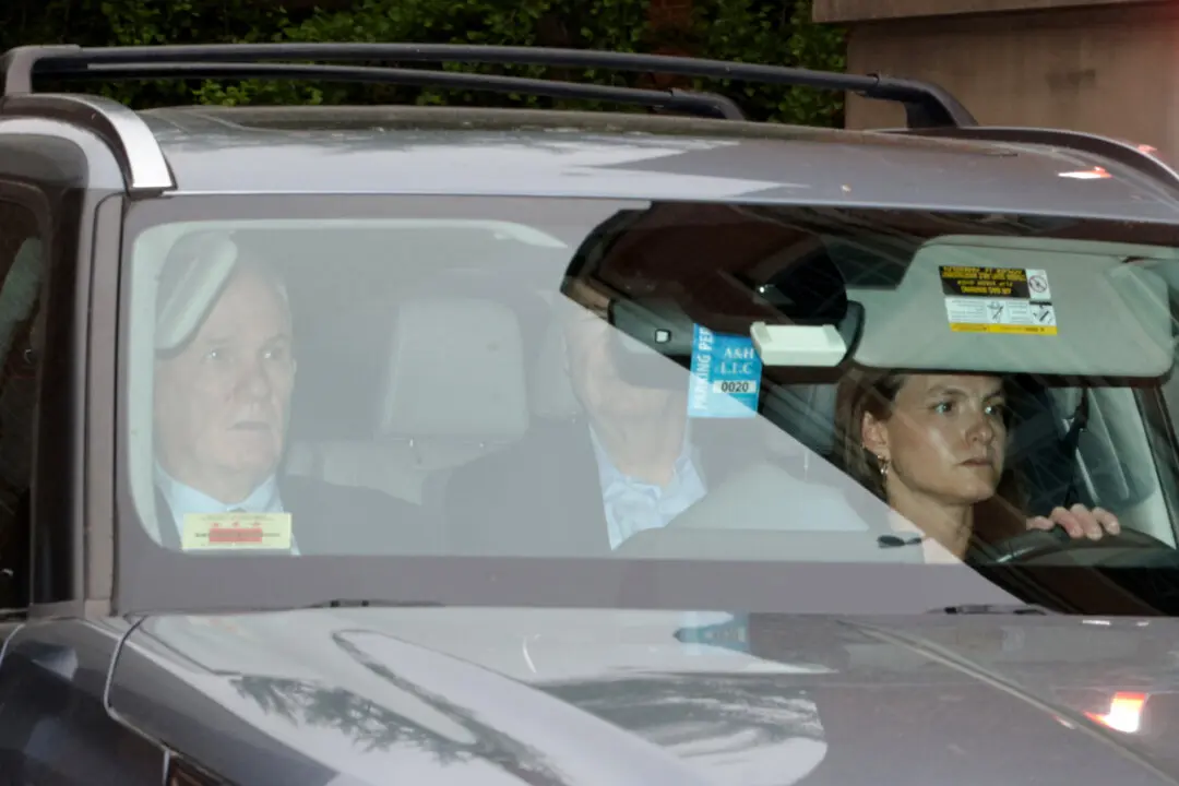 Former FBI Director Comey Released After Court Appearance on Trump Threat Charges