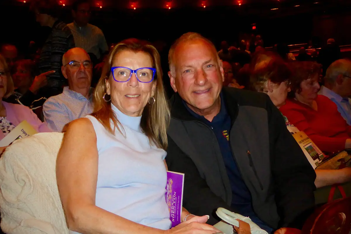 Theatergoer Says Shen Yun Is Bigger Than Life