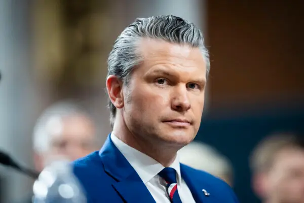 LIVE NOW: Secretary of War Pete Hegseth Joins Ed Gallrein at Kentucky Campaign Rally