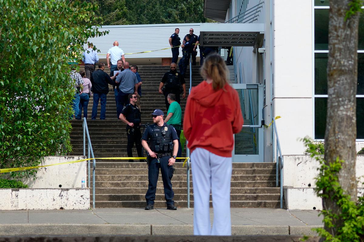 Stabbing at Washington State High School Wounds 6, Including Suspect, Police Say
