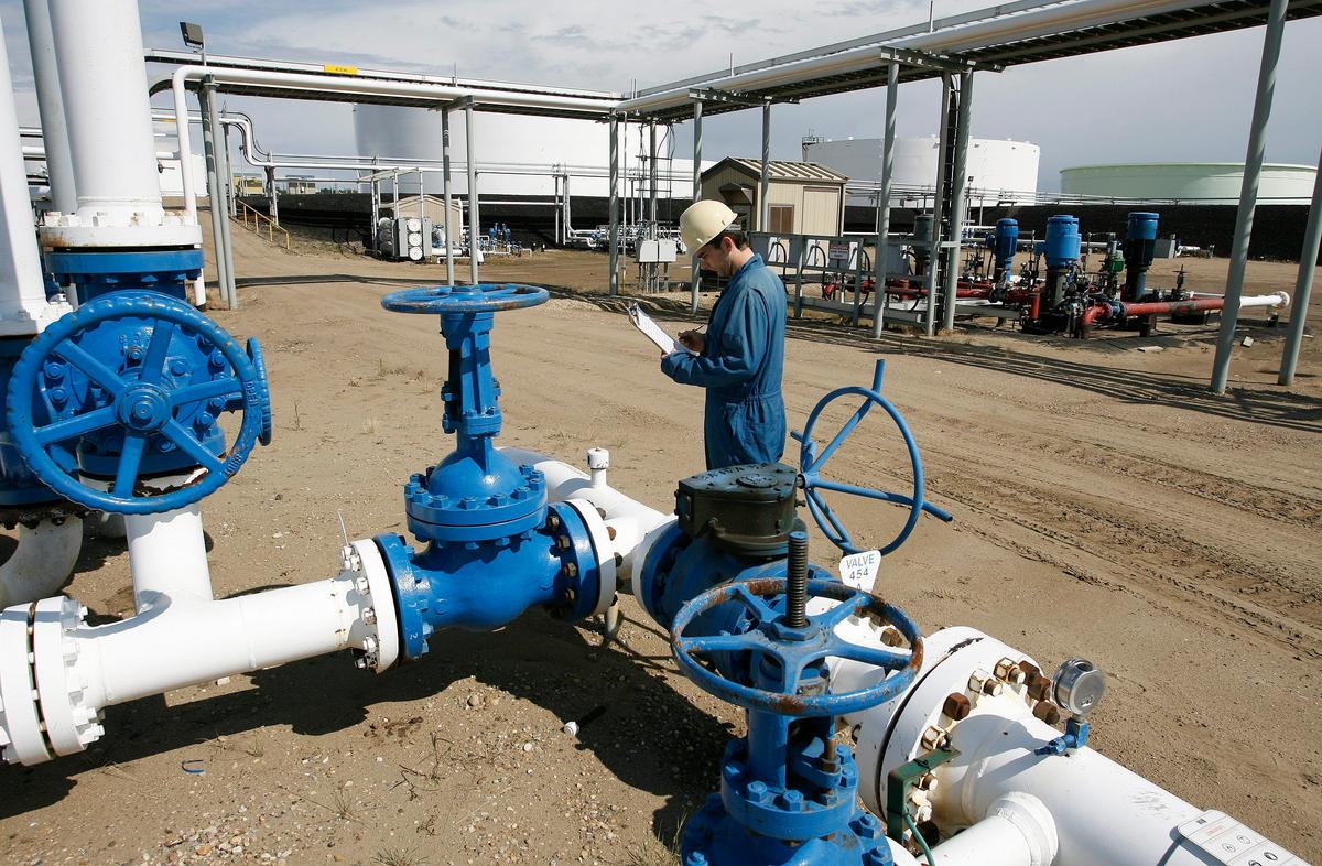 Energy Sector Could Face Shortfall of 72,600 Workers by 2035, Report Says
