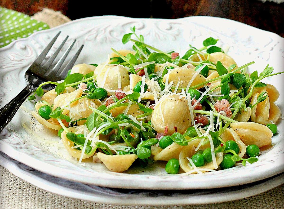 Bridge the Seasons With a Bowl of Pasta