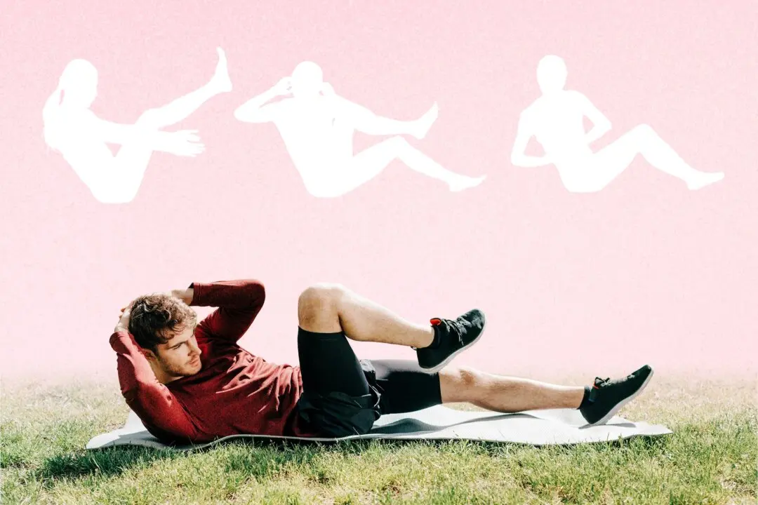 Summer Must-Dos: 12 Ab Exercises to Build a Toned Midsection