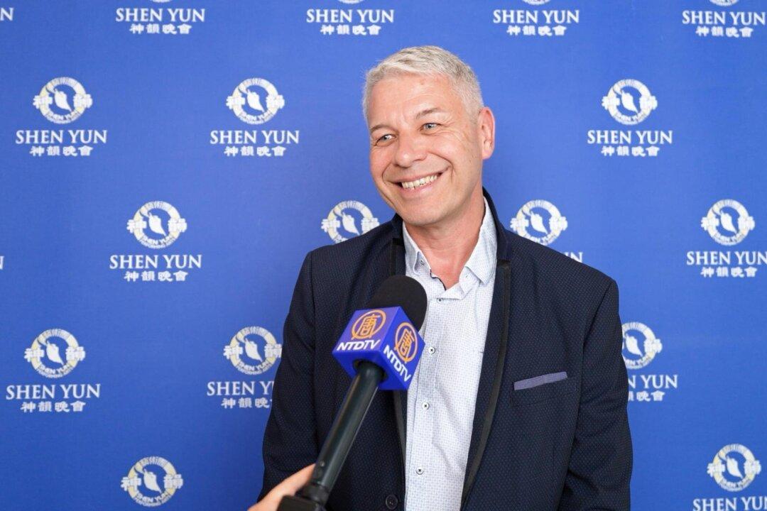 Shen Yun in Paris: ‘True Harmony and Respect for Culture,’ Says Transportation Executive