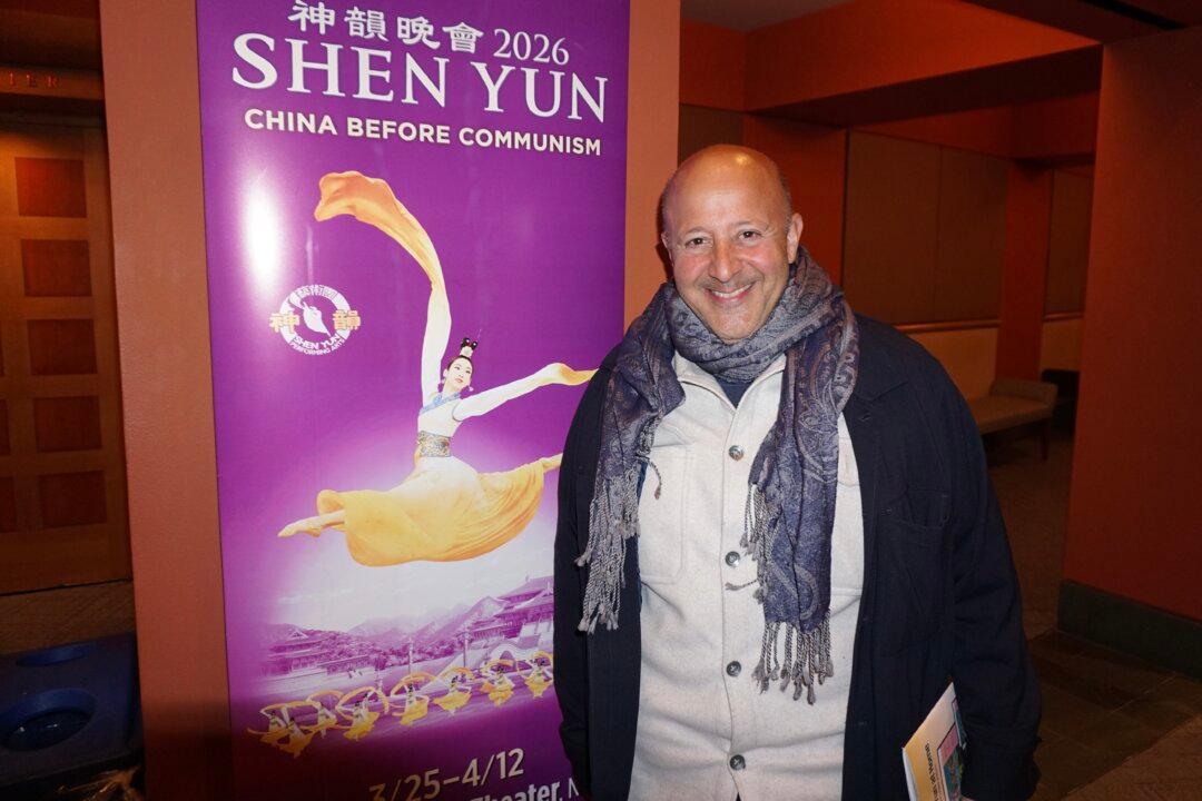 Award-Winning Producer: Shen Yun Conveys a Beautiful Message to the World