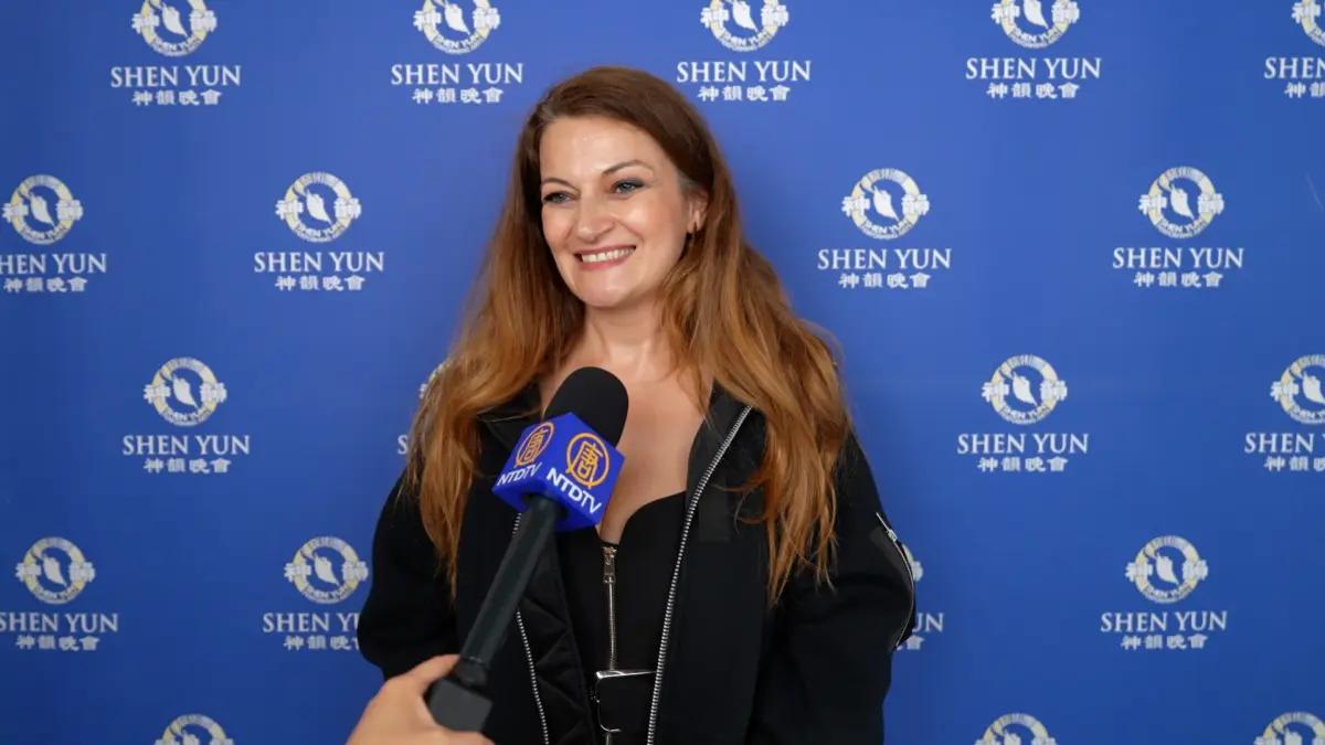 Kristine Naltchadjian saw Shen Yun at the Palais des Congrès in Paris on the evening of May 2, 2026. (NTD)