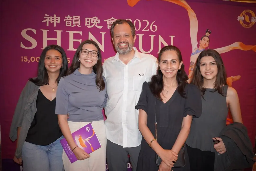 Former Mexican Senator: Shen Yun Brings Peace to Mind and Soul