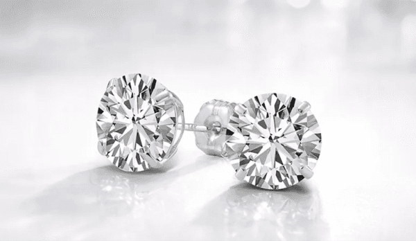 Voss+Agin is a modern jewelry company specializing in lab-grown diamonds: same real diamonds but more affordable.