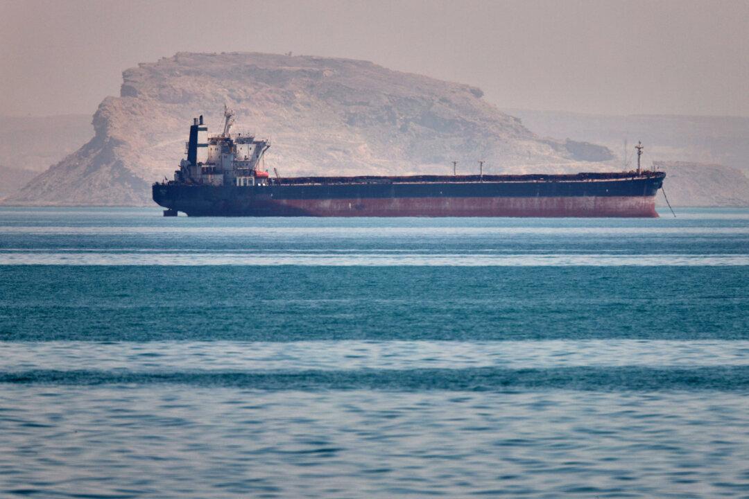 Chinese Oil Tanker Hit by Iran Near Hormuz as US Pauses Ship Protection Amid Broader Strategy
