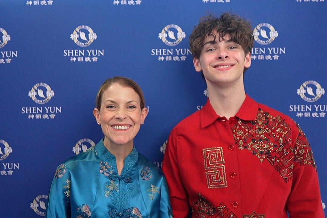 Theater Artists: Shen Yun’s Dancing Is Emotionally Empowering