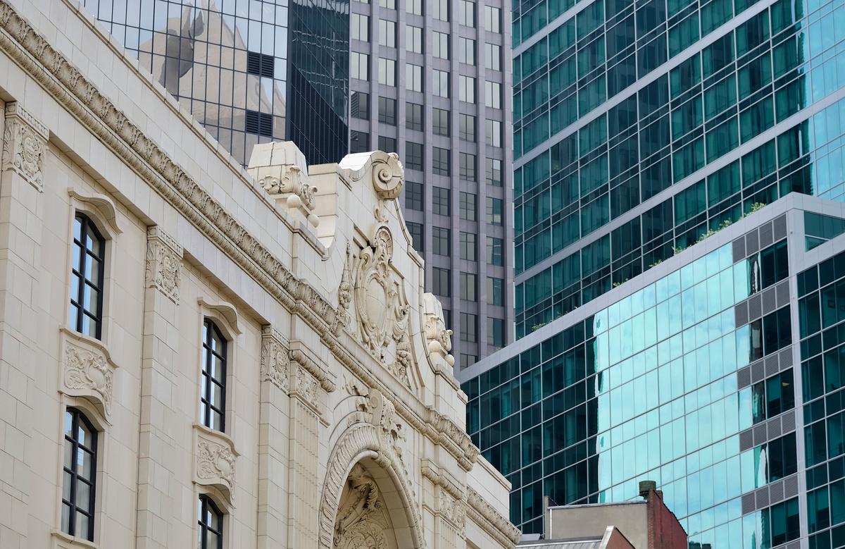 Buildings from different eras in downtown Pittsburgh show the distinct changes in architecture over the years. (RiverNorthPhotography/Getty Images)