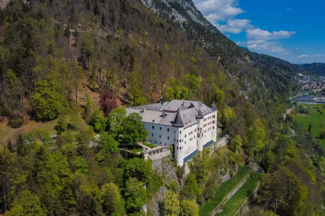 Tratzberg Castle: A Living Legend in the Tyrolean Alps