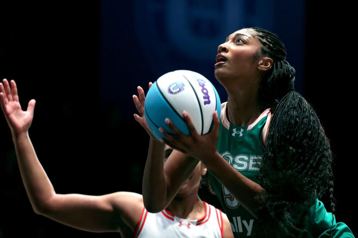 Angel Reese #5 of the Rose drives to the basket against Alyssa Thomas #25 of the Laces during the second quarter of the Unrivaled 2026 game at Sephora Arena in Medley on Feb. 22, 2026. (Leonardo Fernandez/Getty Images)