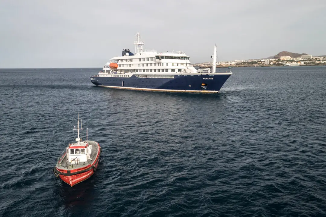 US Closely Tracking Hantavirus Outbreak Among Passengers on Stricken Polar Cruise Vessel