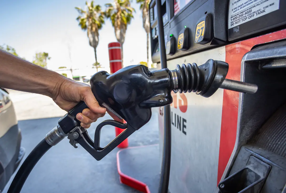 US Gasoline Prices Below $4 a Gallon for First Time Since April