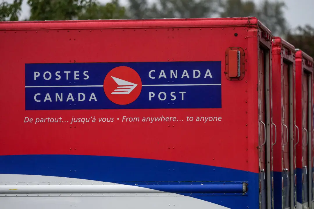 Feds Greenlight $673 Million to Keep Canada Post Afloat This Year