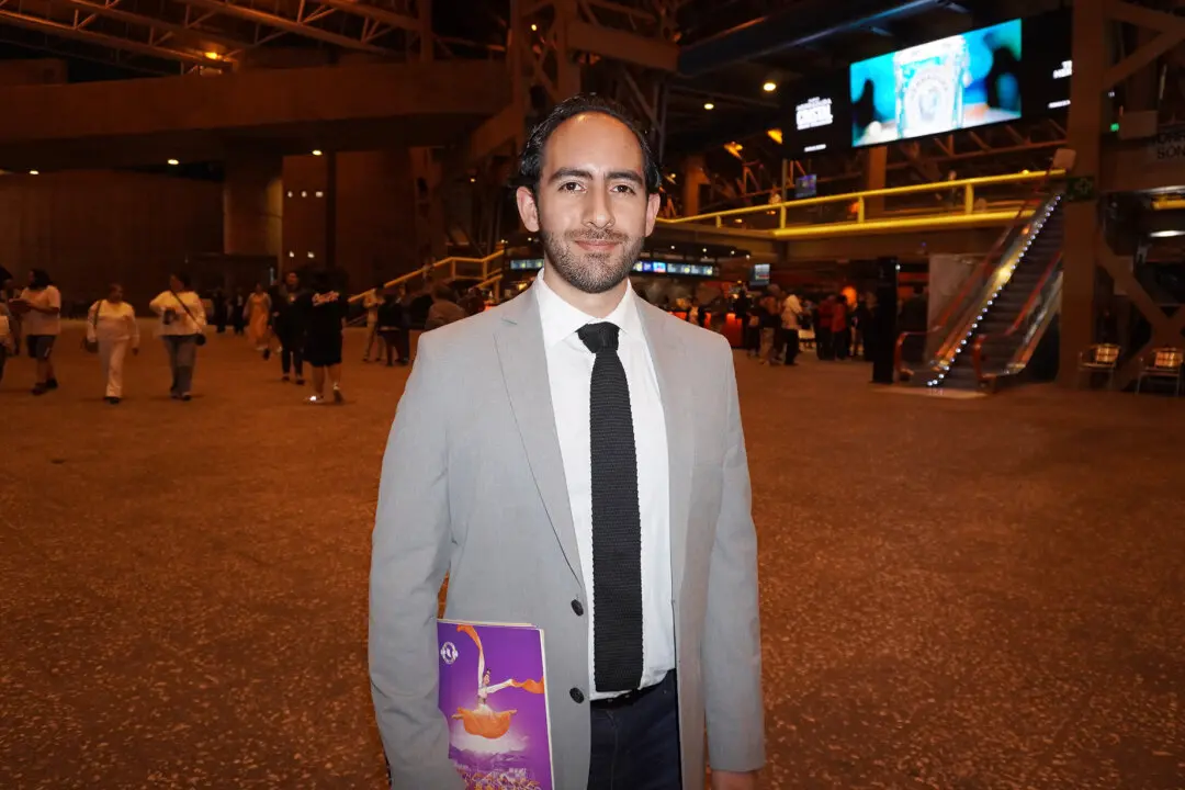 ‘A Beautiful Form of Expression’: Shen Yun Raises Awareness to Theatergoers in Mexico City