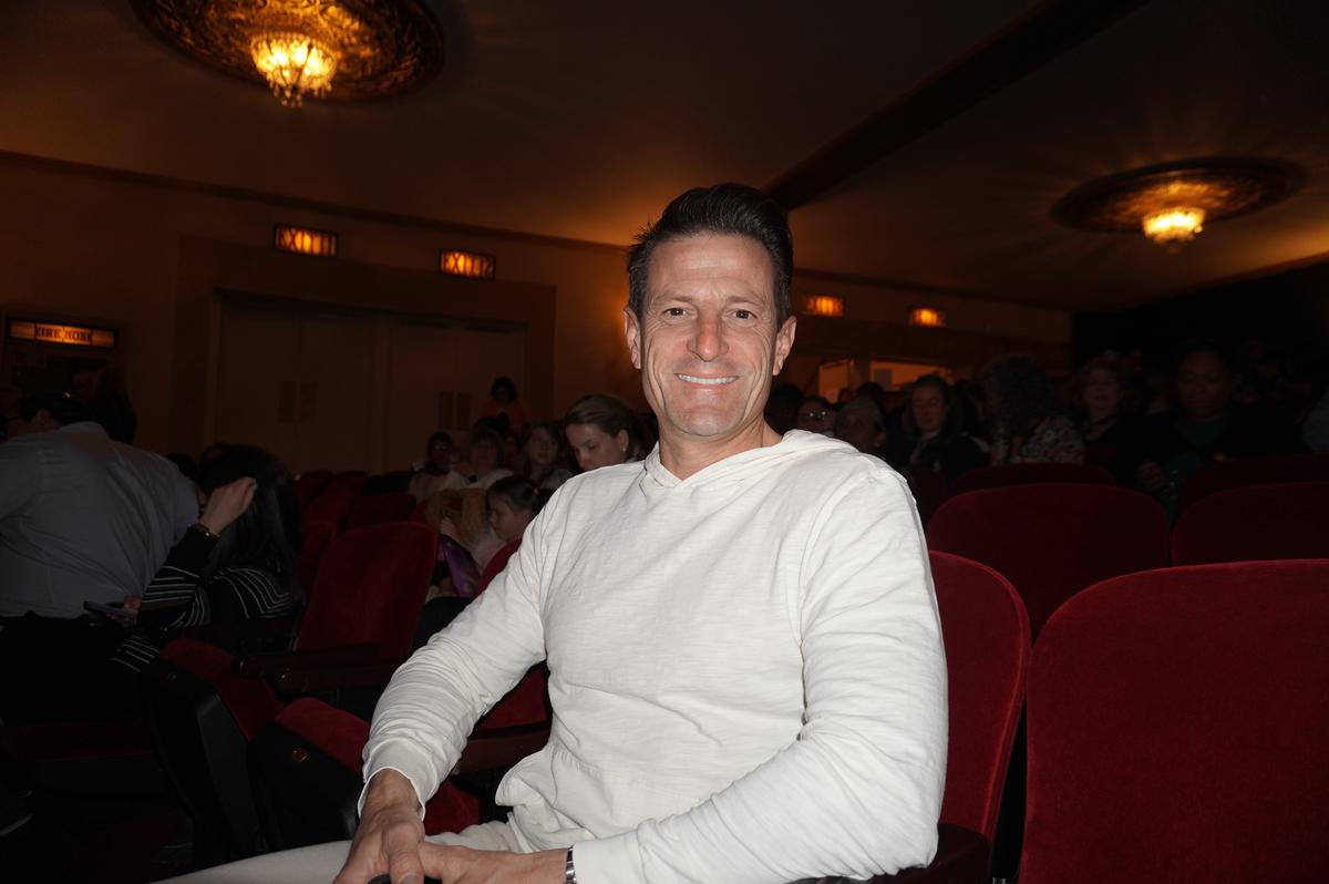 Shen Yun Performers Give Their Whole Heart to the Audience, Patron Says