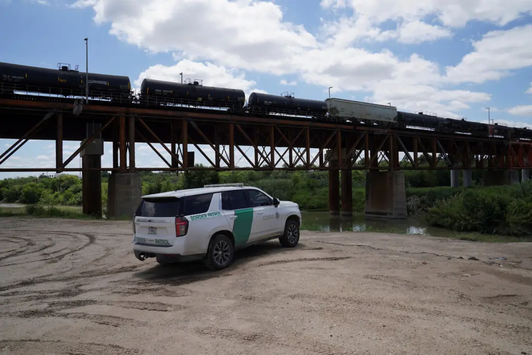 Heat Stroke Is Suspected Among 6 Found Dead in a Shipping Container at a Rail Yard Near Texas Border