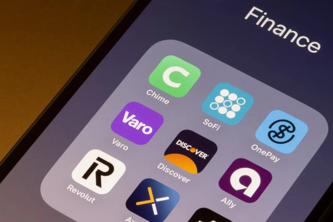 Neobank Versus Traditional Bank: Which One Is Actually Better for Your Money?