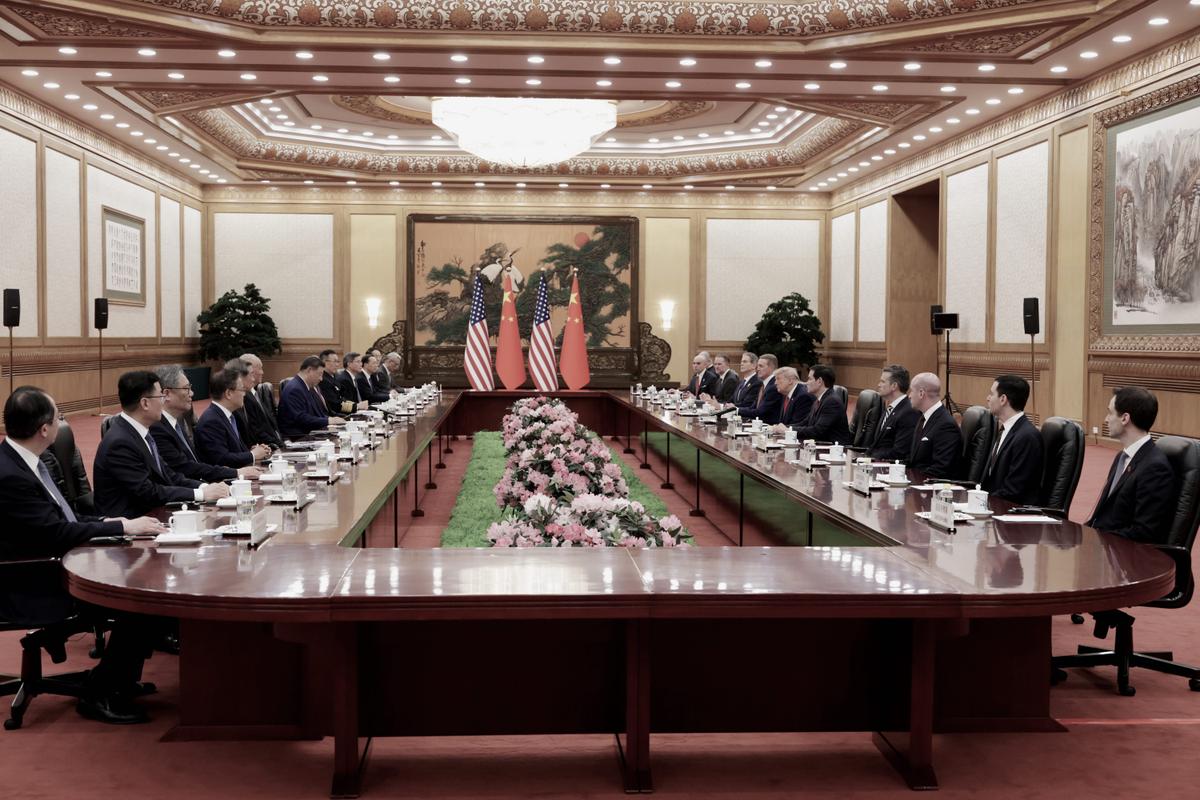 Trump Holds High-Stakes Meeting With Xi in Beijing