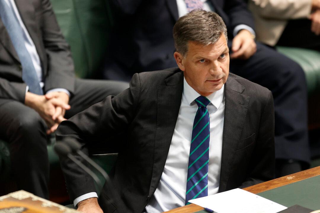 Taylor Vows to Block Labor’s Negative Gearing and CGT Changes