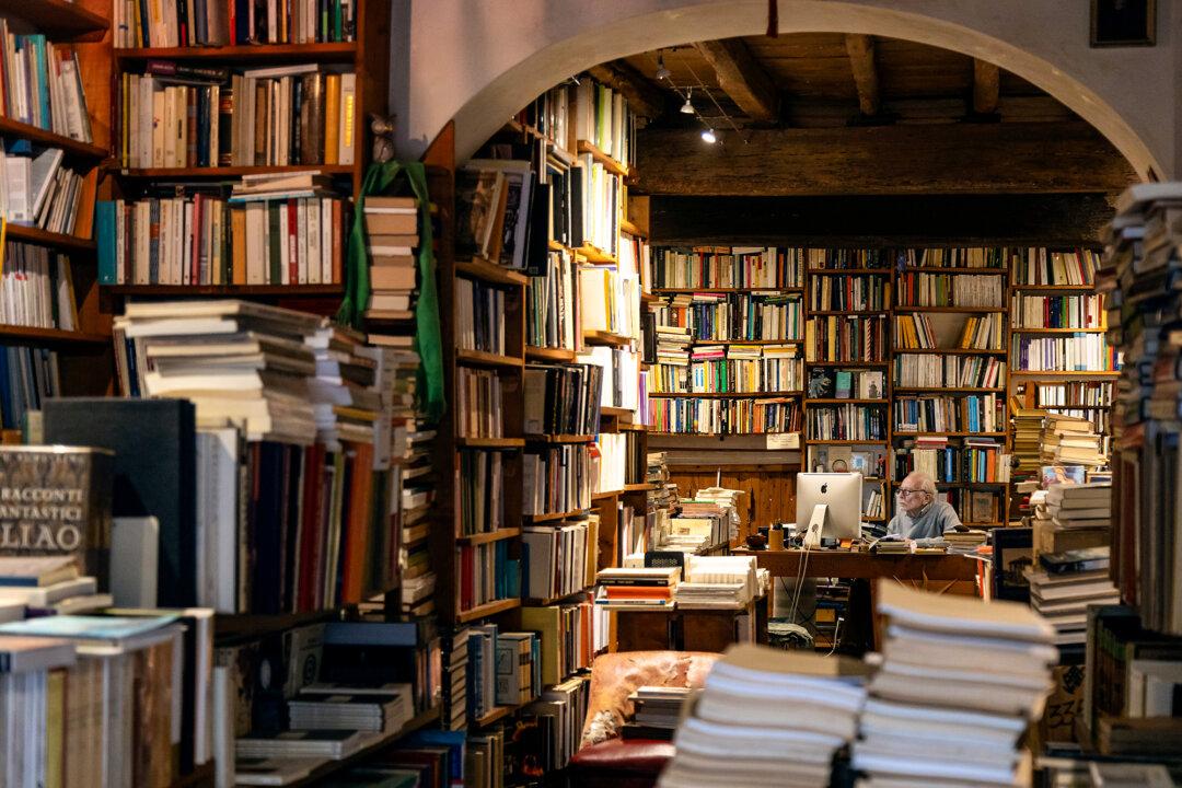 Industry insiders say the surge in AI-generated books could reduce overall sales and require authors to devote more effort to marketing. (cabuscaa/Getty Images)