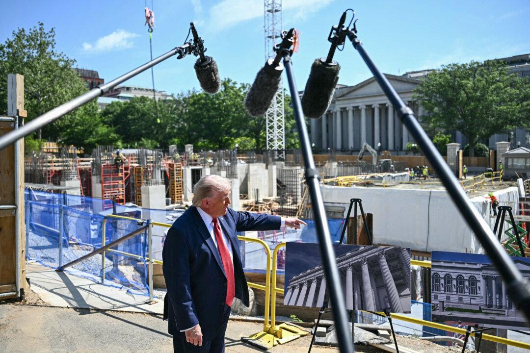 Trump Weighs New Strikes on Iran; Primary Elections Continue in Kentucky