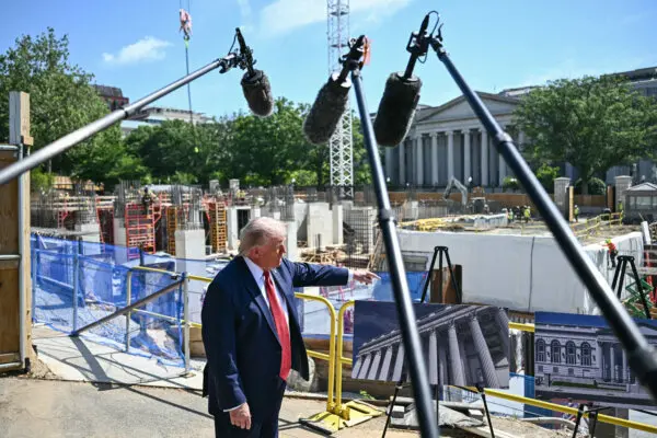 Trump Weighs New Strikes on Iran; Primary Elections Continue in Kentucky