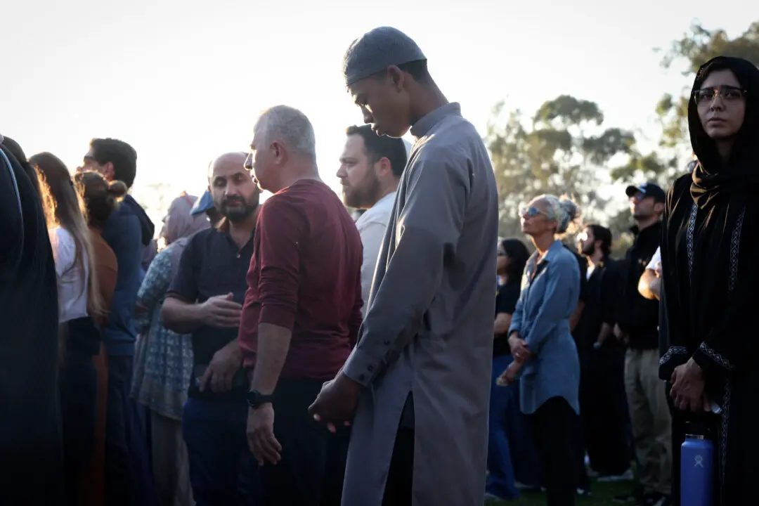 Slain Guard of San Diego Mosque Hailed a Hero as FBI Reveals Shooters Were ‘Radicalized’ Online