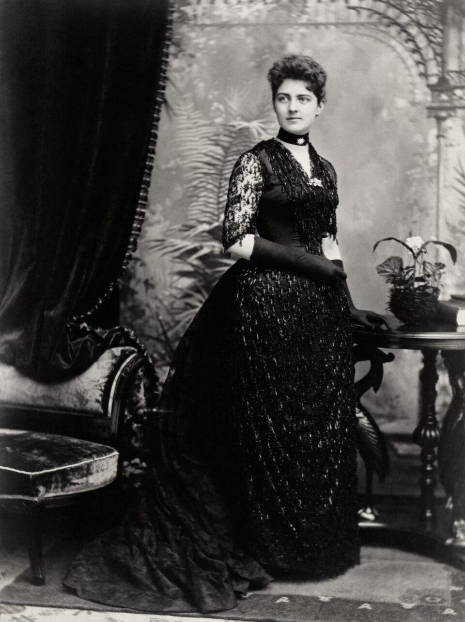 Frances Folsom Cleveland, 1886. (Public Domain)