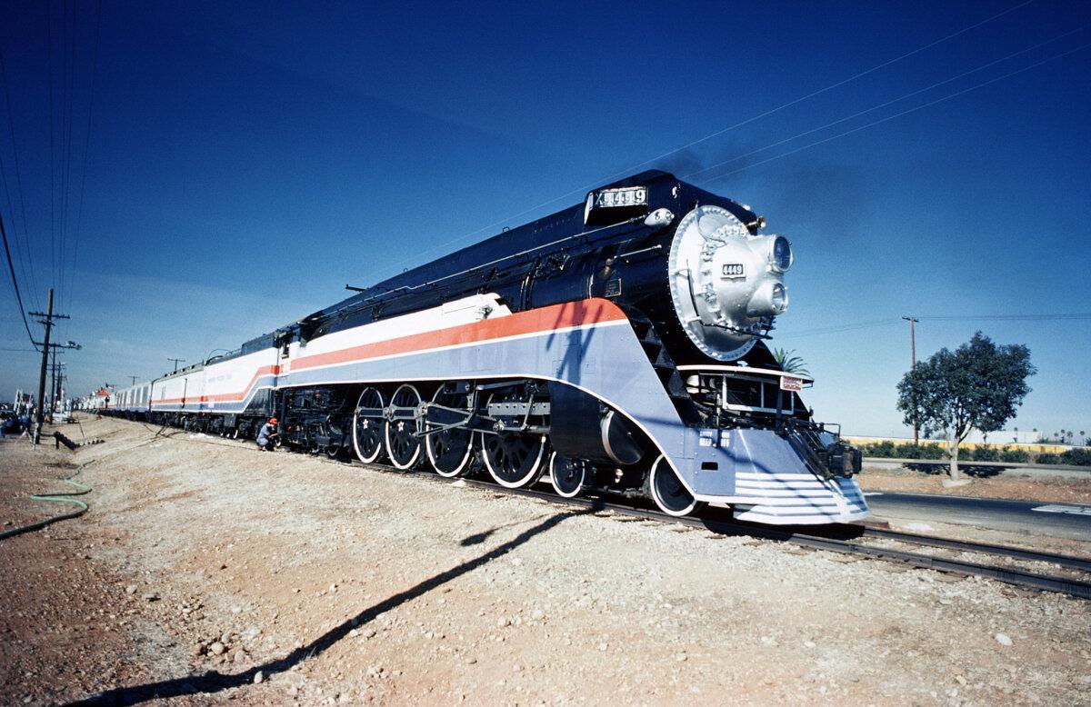 The American Freedom Train was a traveling exhibit that toured the country from 1975 to 1976, showcasing artifacts and artworks related to American history and culture, as part of the Bicentennial celebrations. (Public Domain)