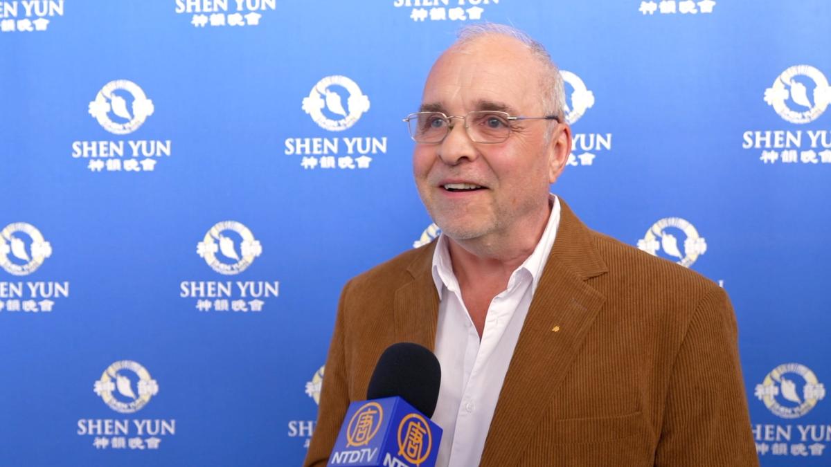 Company Director: Shen Yun Orchestra ‘The Corner Stone’ Carrying the Dancers