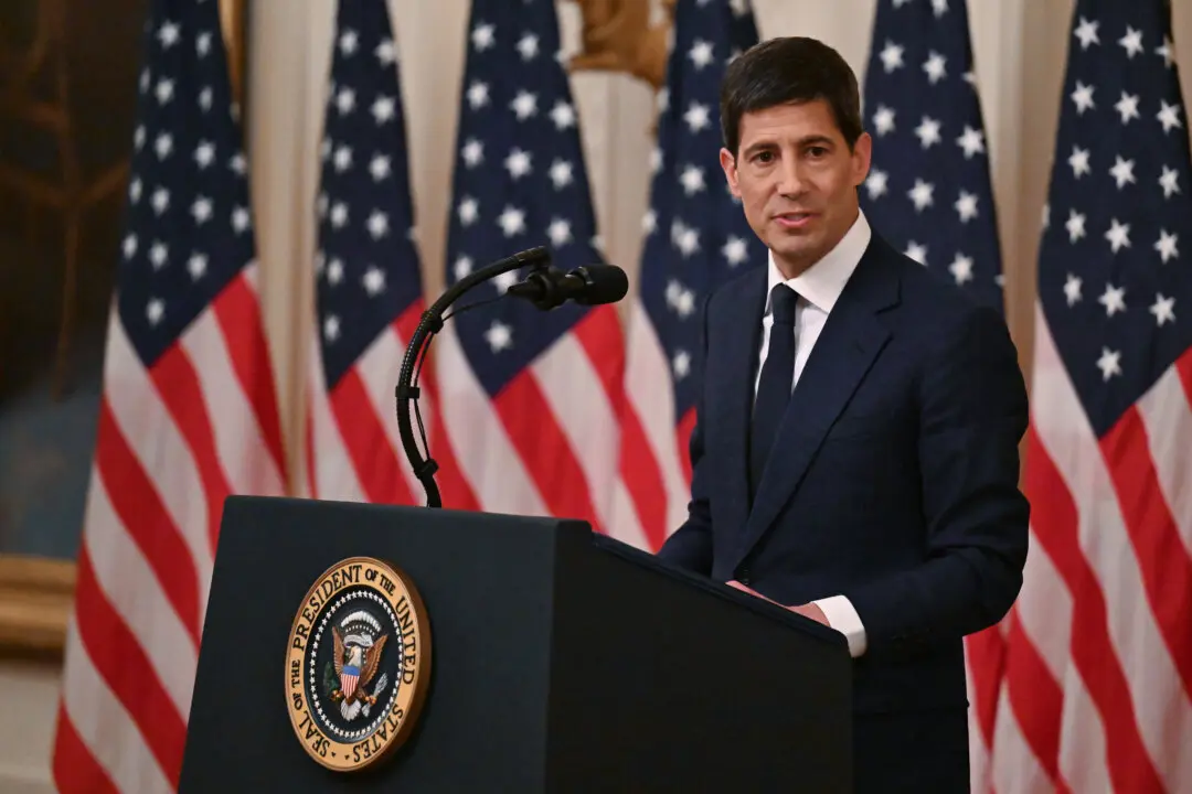 Fed Chairman Warsh Caught Between Rock and Hard Place