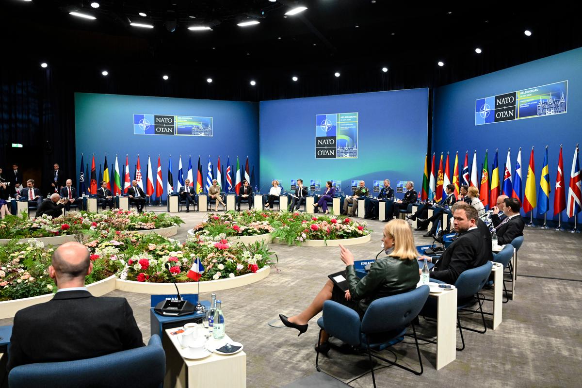 Bulgaria Affirms 5 Percent GDP NATO Defense Spending Commitment