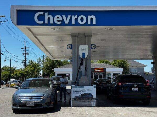 US Gas Prices Highest in 4 Years as Memorial Day Weekend Starts