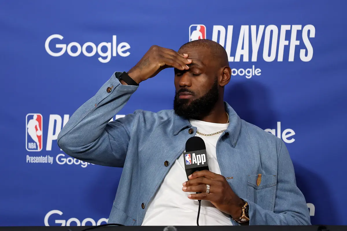 LeBron James Sets Timeline on Retire or Return Decision
