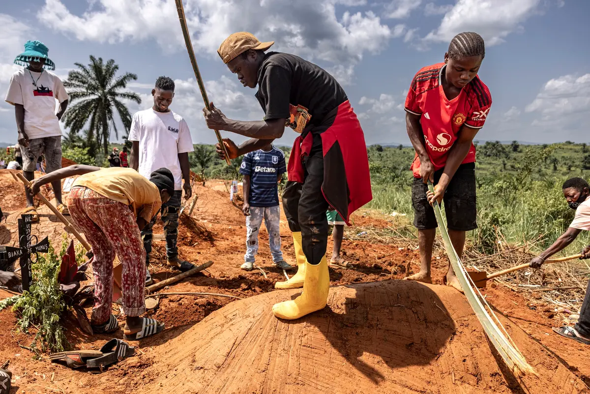 2nd Ebola Treatment Center in Congo Set Alight, 18 Patients Missing