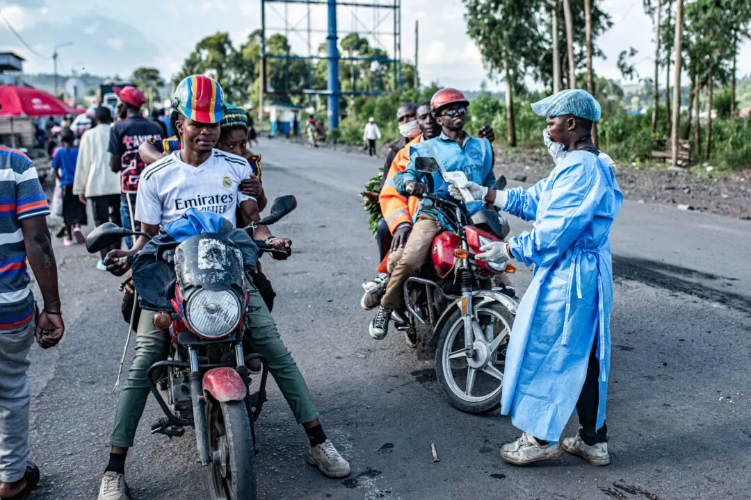 Ebola Outbreak Increases to More Than 900 Suspected Cases