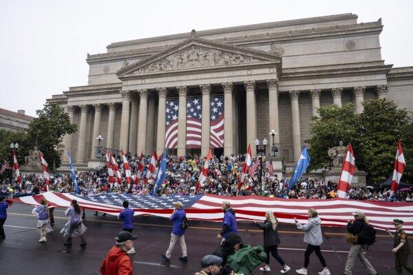 Day in Photos: Memorial Day, Teachers Protest, and Pilgrimage in Spain