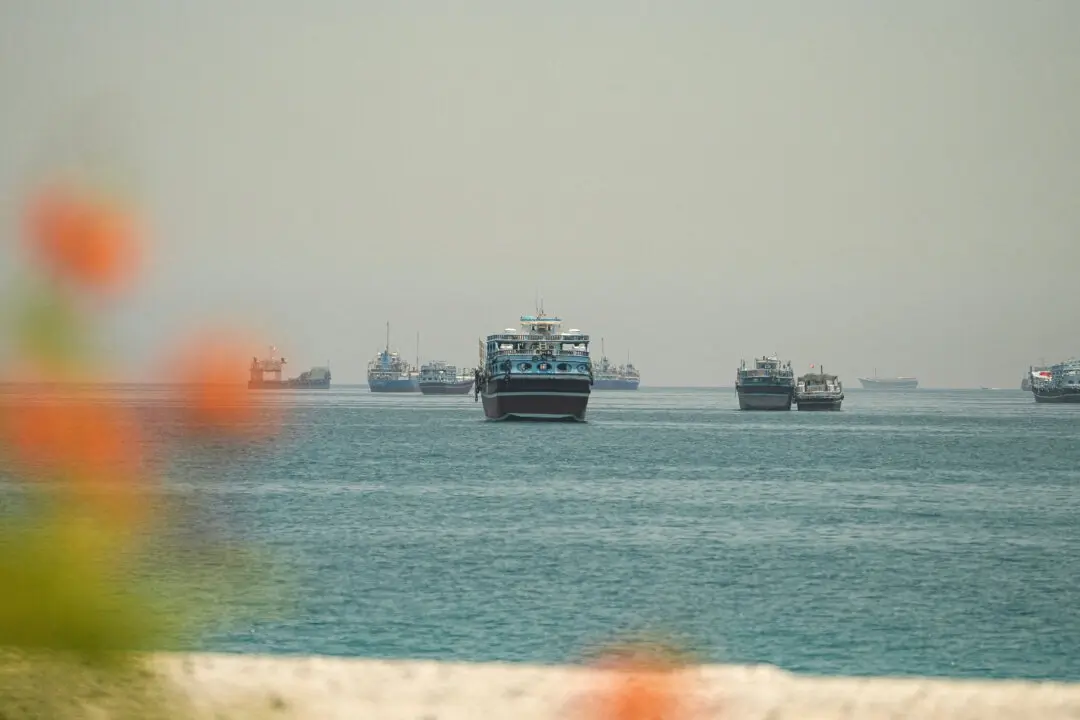 US Military Carries Out ‘Self-Defense’ Strikes on Iranian Boats, Missile Launch Sites: CENTCOM