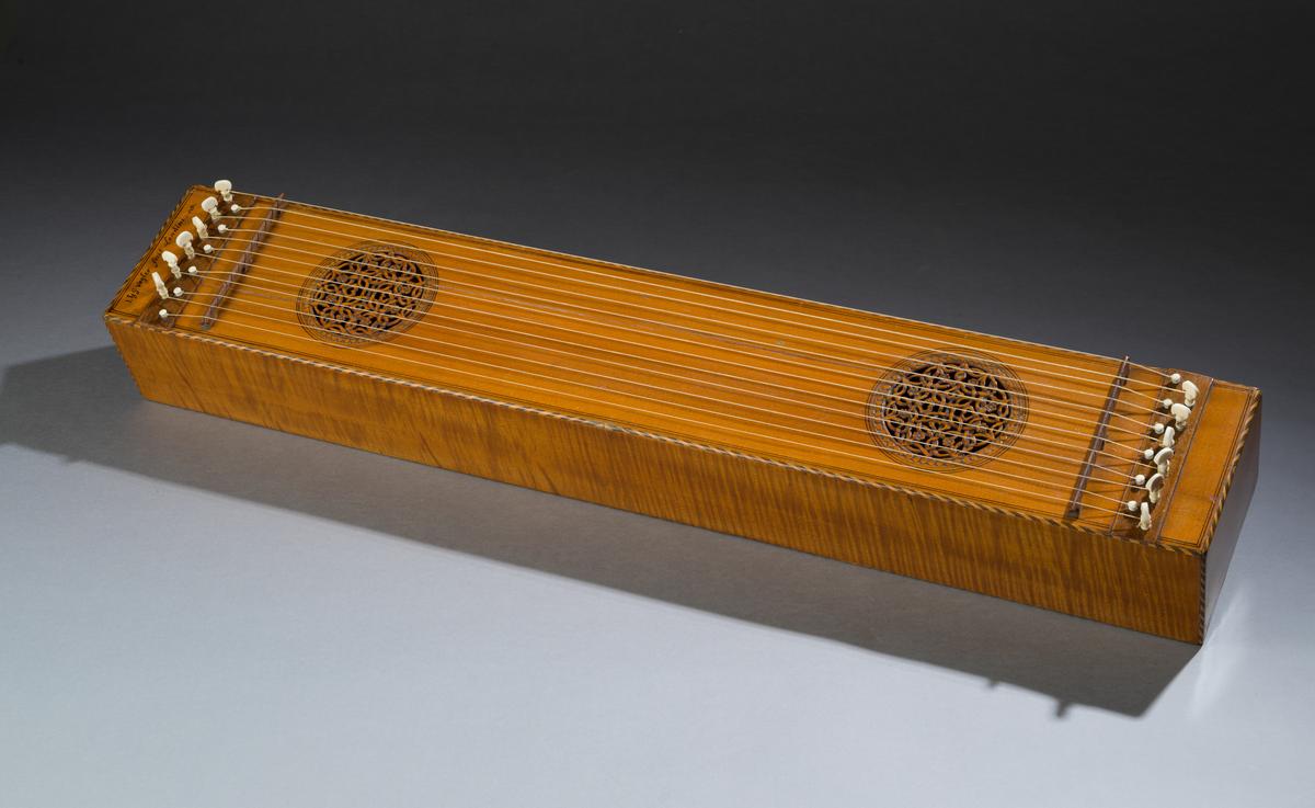Aeolian harp, 1775–1790, by John & Gerard Vogler. Spruce, maple, beech, holly; 31 3/4 inches by 5 1/2 inches by 3 3/4 inches. (The Colonial Williamsburg Foundation)