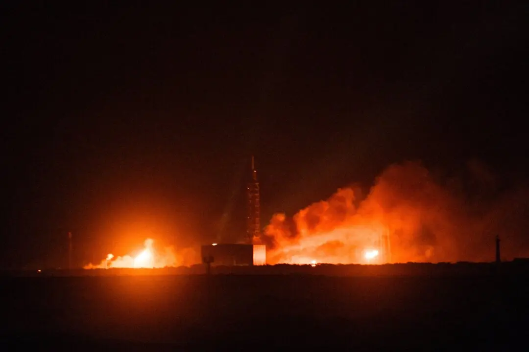 Blue Origin Rocket Explodes on Launch Pad During Engine Test