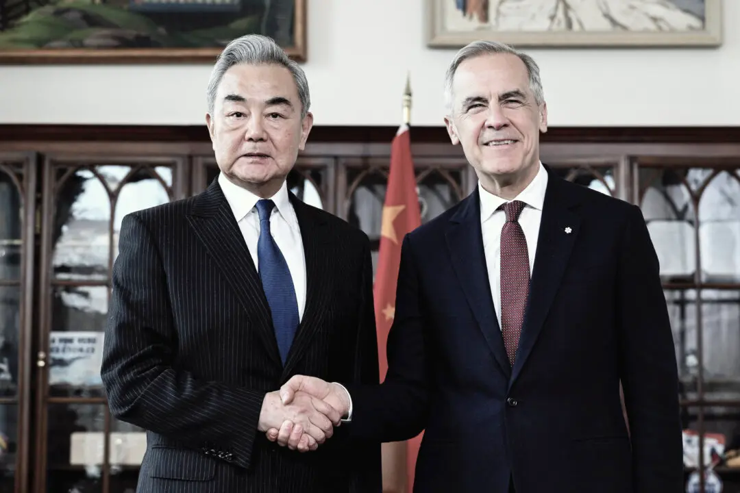 Carney Meets With Chinese Foreign Affairs Minister, Offers No Comments