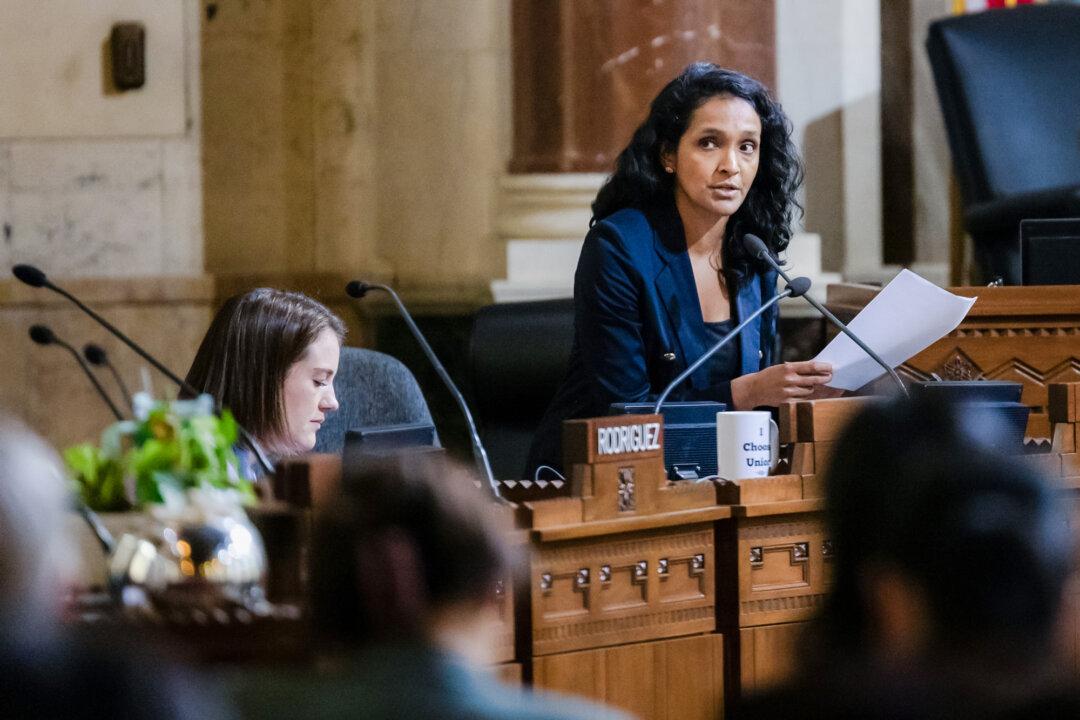 Los Angeles city councilwoman Nithya Raman speaks in Los Angeles, Calif., on Aug. 7, 2024. Raman, a Democrat, is campaigning against incumbent Karen Bass and independent Spencer Pratt in the city's mayoral race. (John Fredricks/The Epoch Times)
