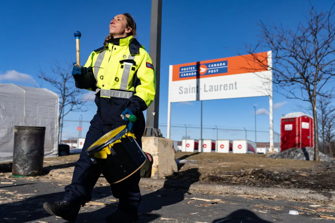 Canada Post Workers Set to Wrap up Voting on New Tentative Deal